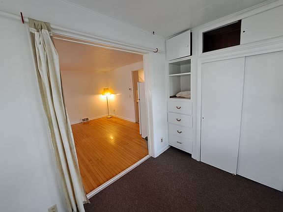 4th image of 709 W Olin Ave APT 1