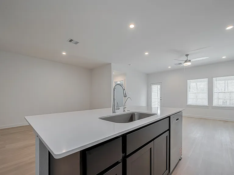1535 Merulana Ln — Photo 7