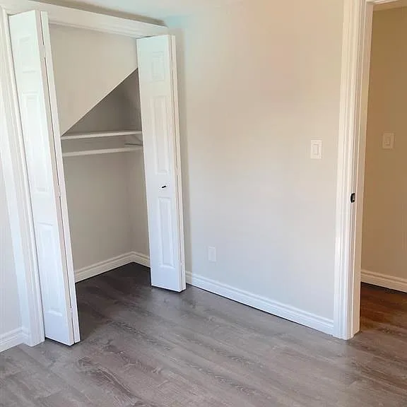 1677 Victoria Ave — Photo 21