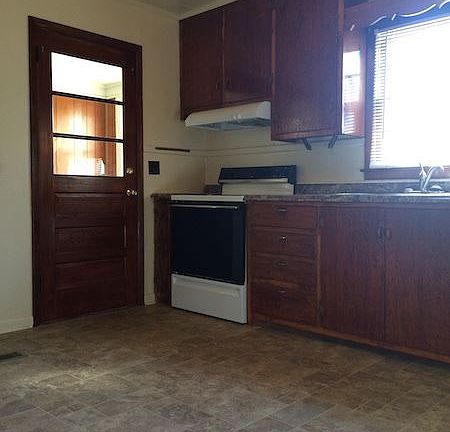 4th image of 417 Jerkins St