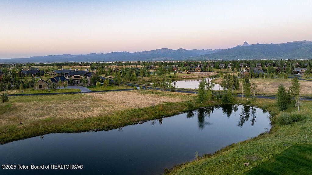 1065 Shasta Daisy Ct