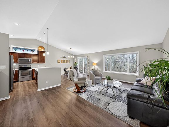 4th image of 1960 Pioneer Ln