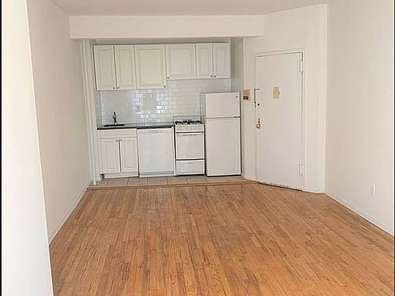 2nd image of 1575 3rd Ave APT 4B