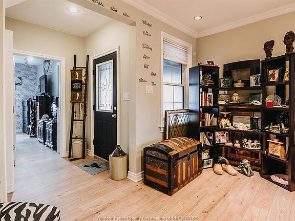 5th image of 753 Walker Rd