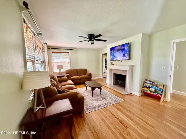 351 UNIVERSITY Boulevard N, Jacksonville, FL 32211