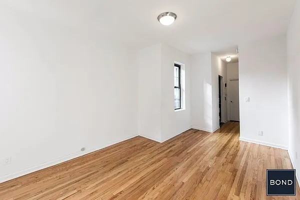 Rented by Bond New York | media 13