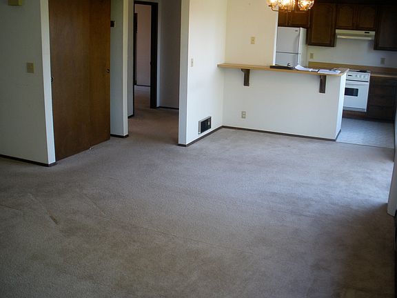 5th image of 21401 46th Pl W