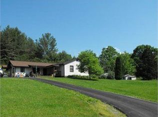 93 Hunting Hills Ln, Bastian, VA 24314