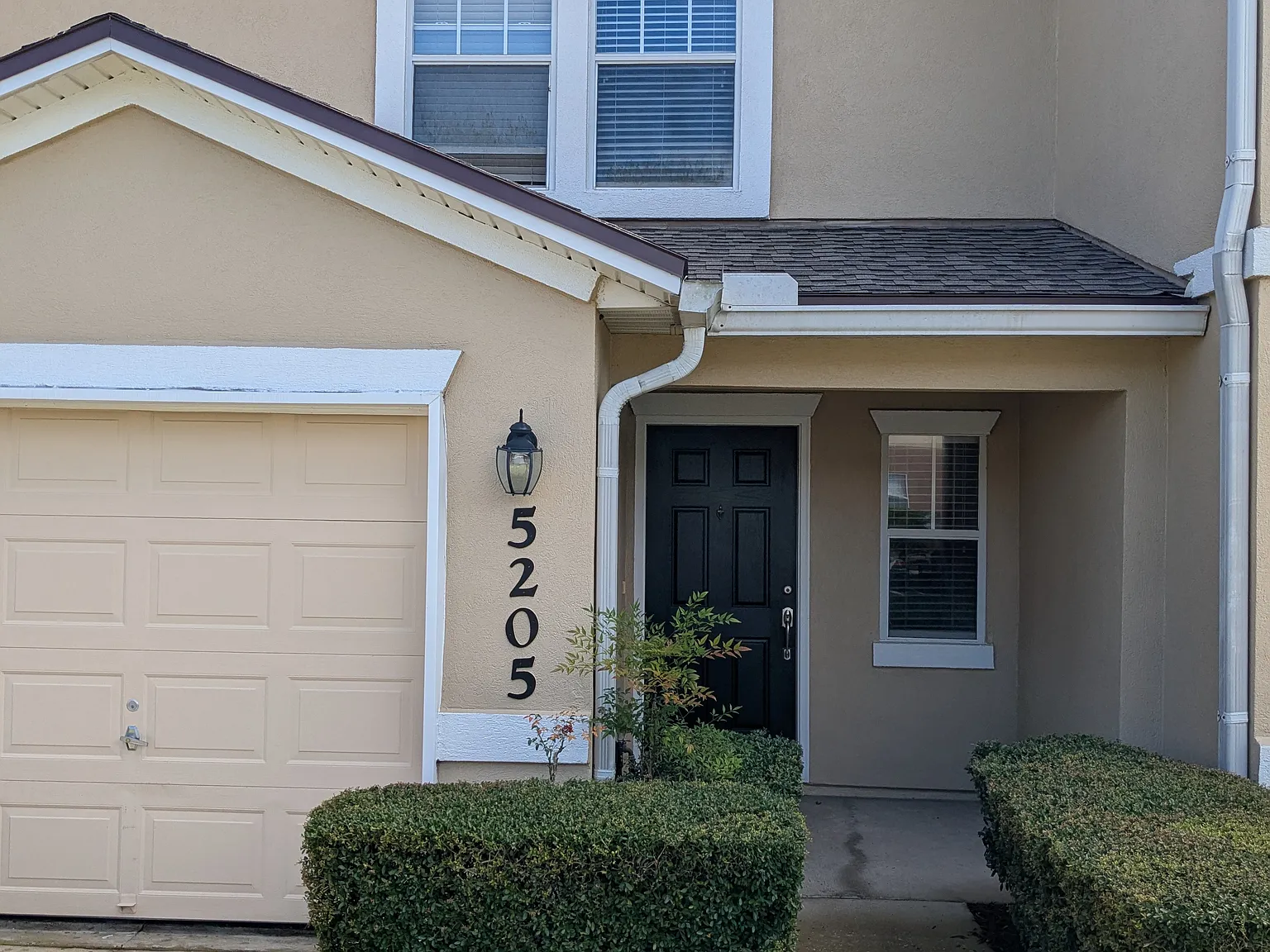 2 bed, 2.5 bath, 1296 sqft, $1,650 — Photo 3