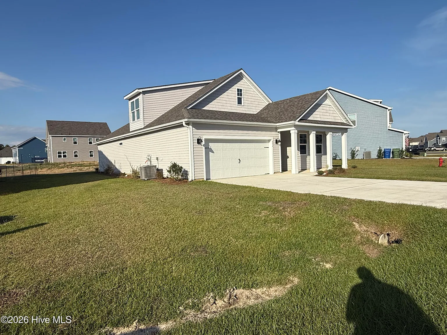 3 bed, 2.0 bath, 2092 sqft, $2,500 — Photo 2