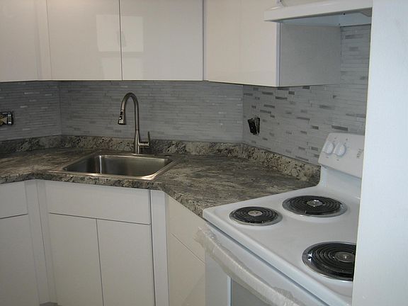 3rd image of 960 Crystal Lake Dr APT 204