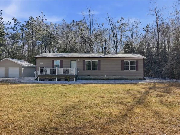 11670 Magnet Dr, Smithfield, VA 23430