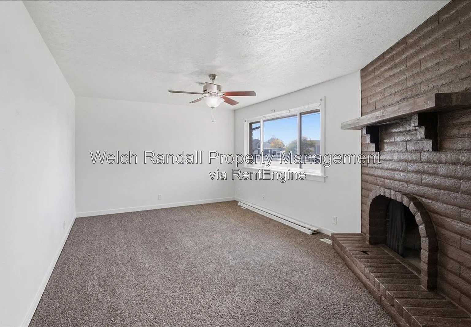 5 bed, 2.0 bath, 2216 sqft, $2,395 — Photo 4