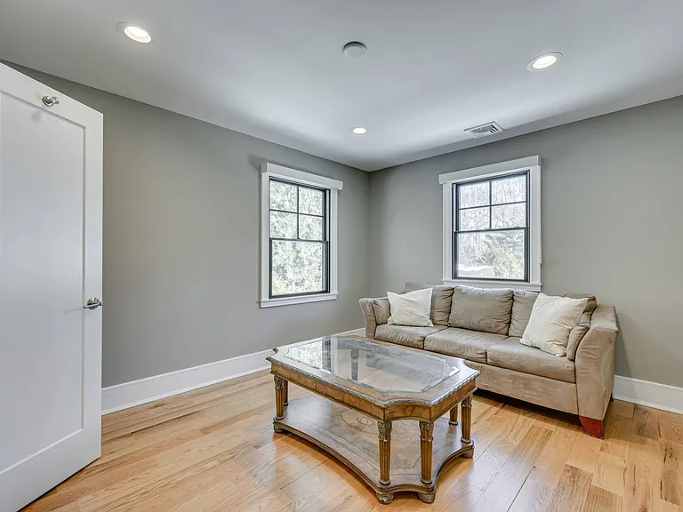 18 Sea Gate Ave — Photo 17