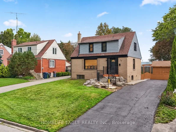 82 Scarborough Heights Blvd, Toronto, ON M1M 2V4