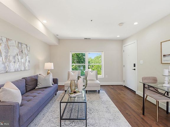 5th image of 1917 2nd St NE APT 301
