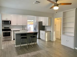 911 E 55th 1/2 St, Austin, TX 78751