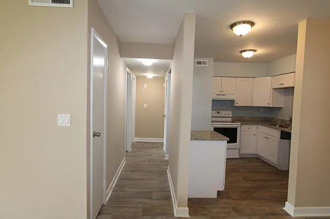 320 Welch Rd — Photo 2