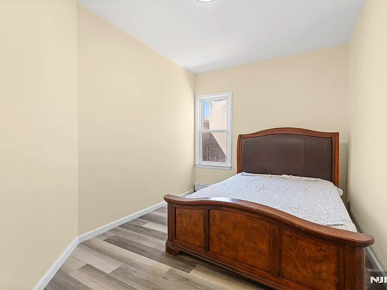 244 Lincoln Ave #1 — Photo 12