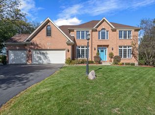 240 Carriage Trl, Barrington, IL 60010