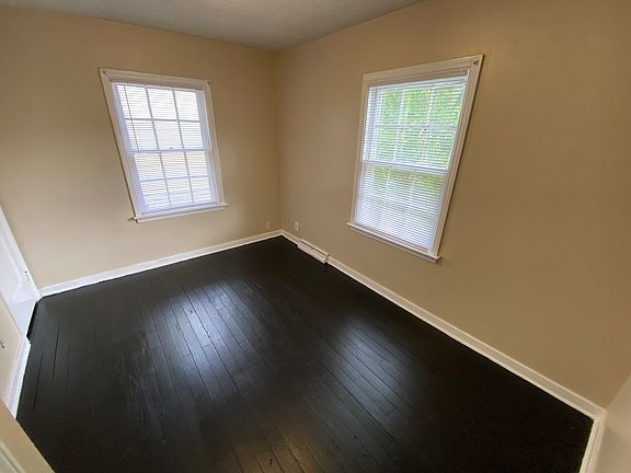 3rd image of 2721 Prast Blvd