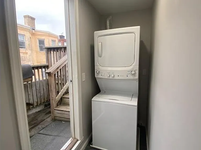 1435 Cambridge St — Photo 5