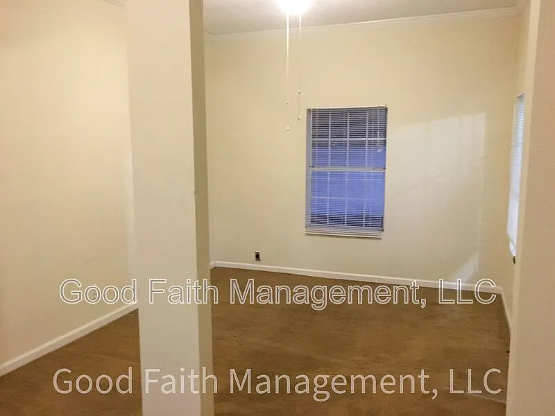 2 bed, 1.0 bath, 688 sqft, $900 — Photo 4