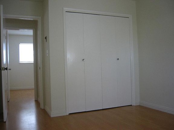 5th image of 810 E Grand Ave APT C