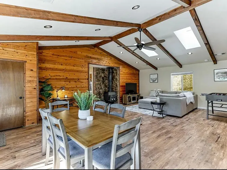Racoon Dr — Photo 12