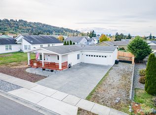 1061 Elk Loop, Sequim, WA 98382
