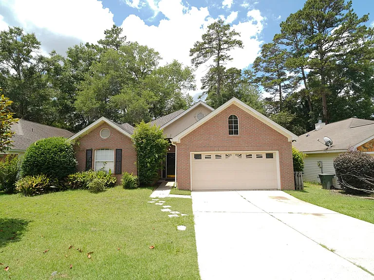 5370 Appledore Ln — Photo 2