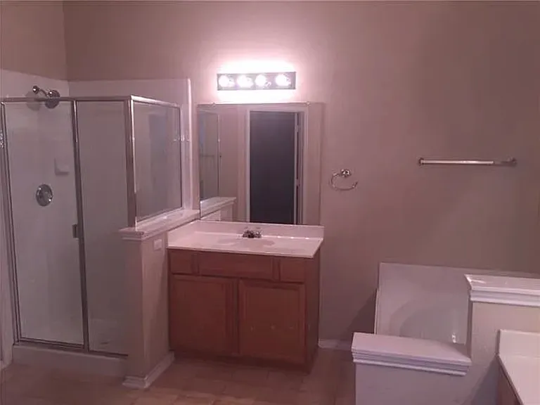 2525 Persimmon Dr — Photo 11
