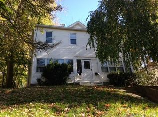 6 Wellsville Ave, New Milford, CT 06776