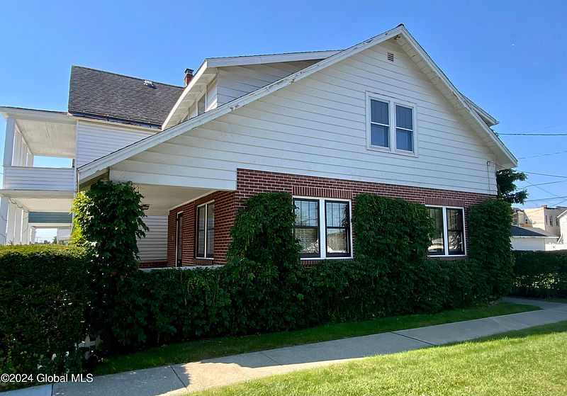 2nd image of 437 8th Avenue