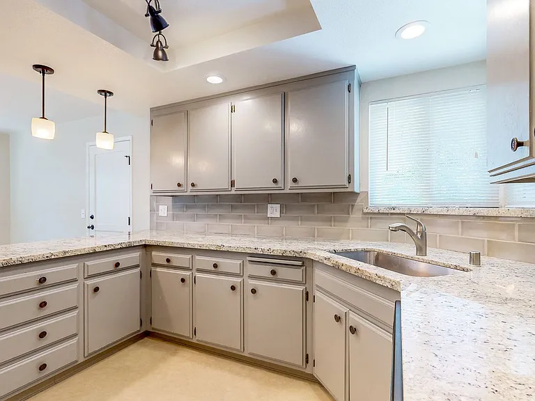 2146 Rivera Dr — Photo 17