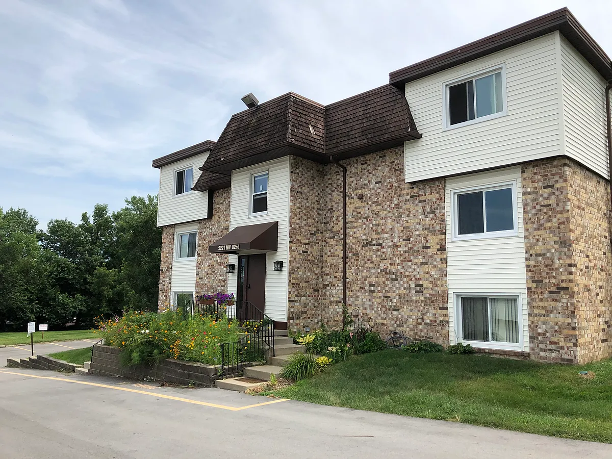 Building Photo - HICKMAN HILL APARTMENTS