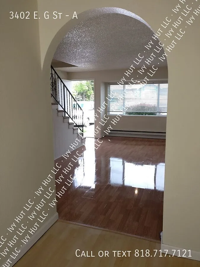 Beautiful - 2 Bed, 1 Bath in downtown Tacoma - Eastside neighborhood — Photo 2