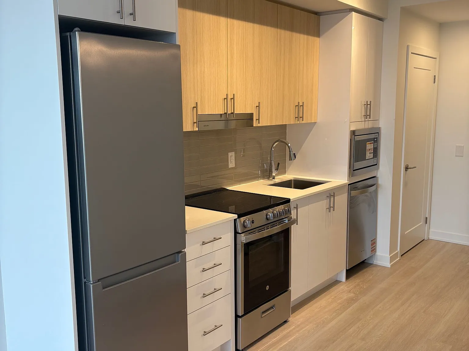 1 bed, $2,100 — Photo 3