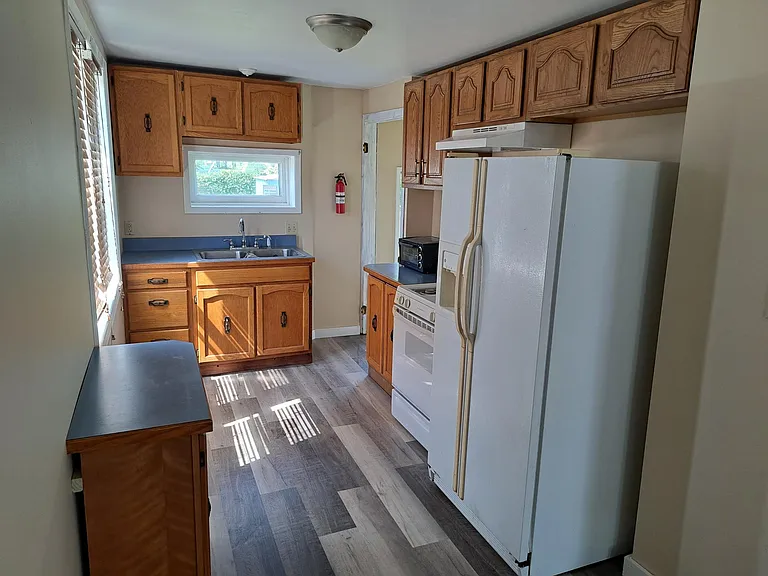 18 Benfield Ave — Photo 5
