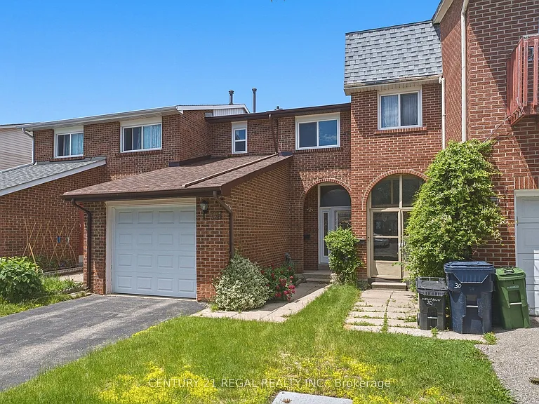 28 Newdawn Cres — Photo 2