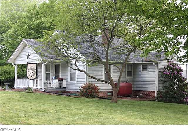1st image of 174 Greenway Dr