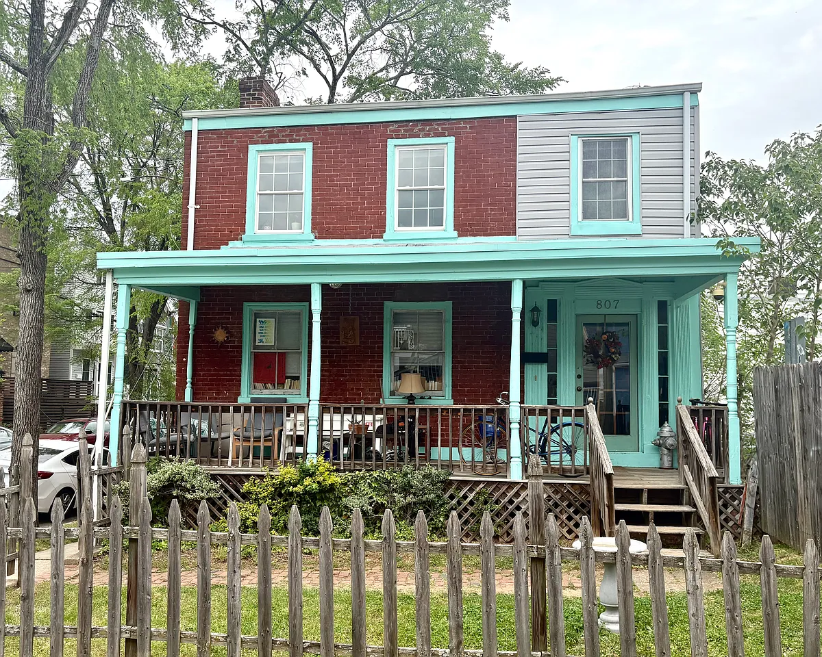 Building Photo - 807 Norton St