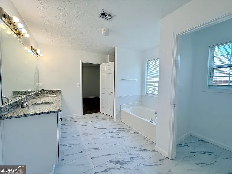2700 Woodbine Hill Way — Photo 15