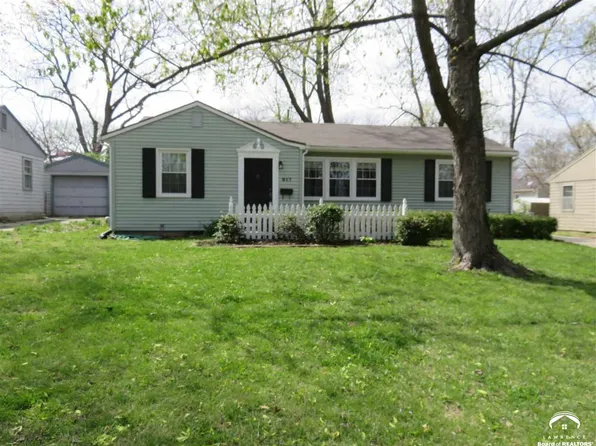 917 Sunset Dr, Lawrence, KS 66044