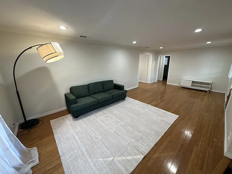 5138 W 141st St #3 — Photo 3