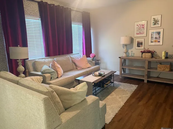 5157 Etta St #4-D, Baton Rouge, LA 70820