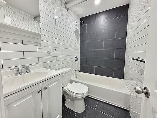2nd image of 340 E 198th St APT 2C
