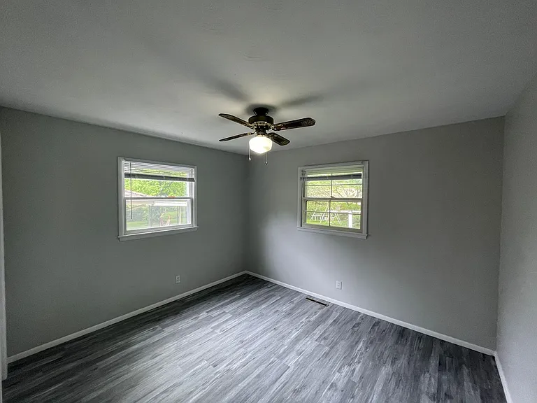 2221 S Virginia Ave — Photo 15