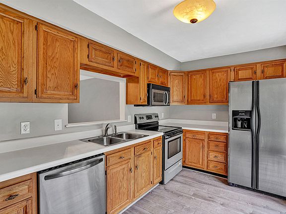 4th image of 3559 Londonderry Ln