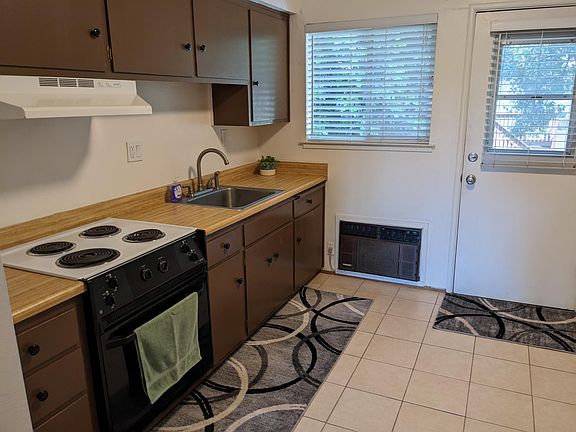 3rd image of 770 El Camino Ave APT 3